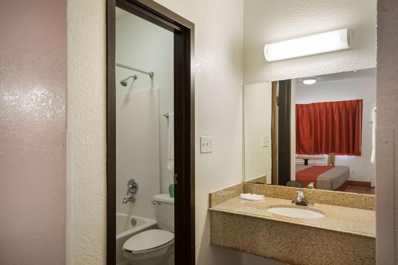 Motel 6-Humble, Tx מראה חיצוני תמונה