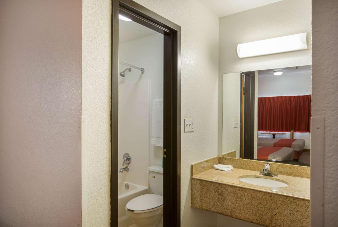 Motel 6-Humble, Tx מראה חיצוני תמונה